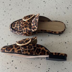 Ann Taylor Mules Flat Leopard Print Calf Hair Women's Size 5.5 Slip On Shoes EUC